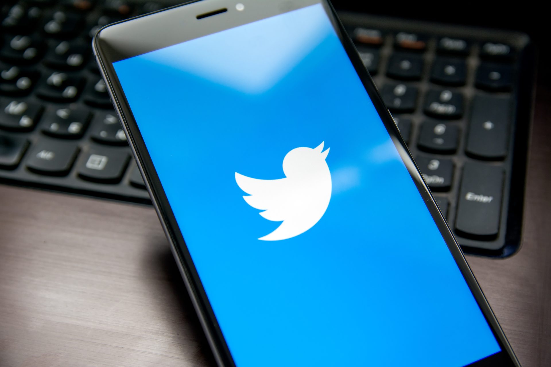 Multimilionário bate recorde no Twitter