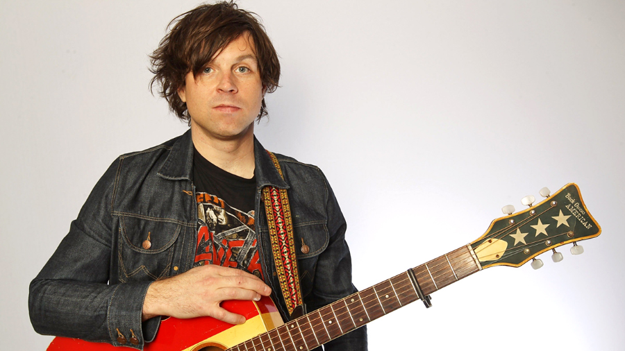 Guitarrista e antigo manager acusam Ryan Adams de ter mentido