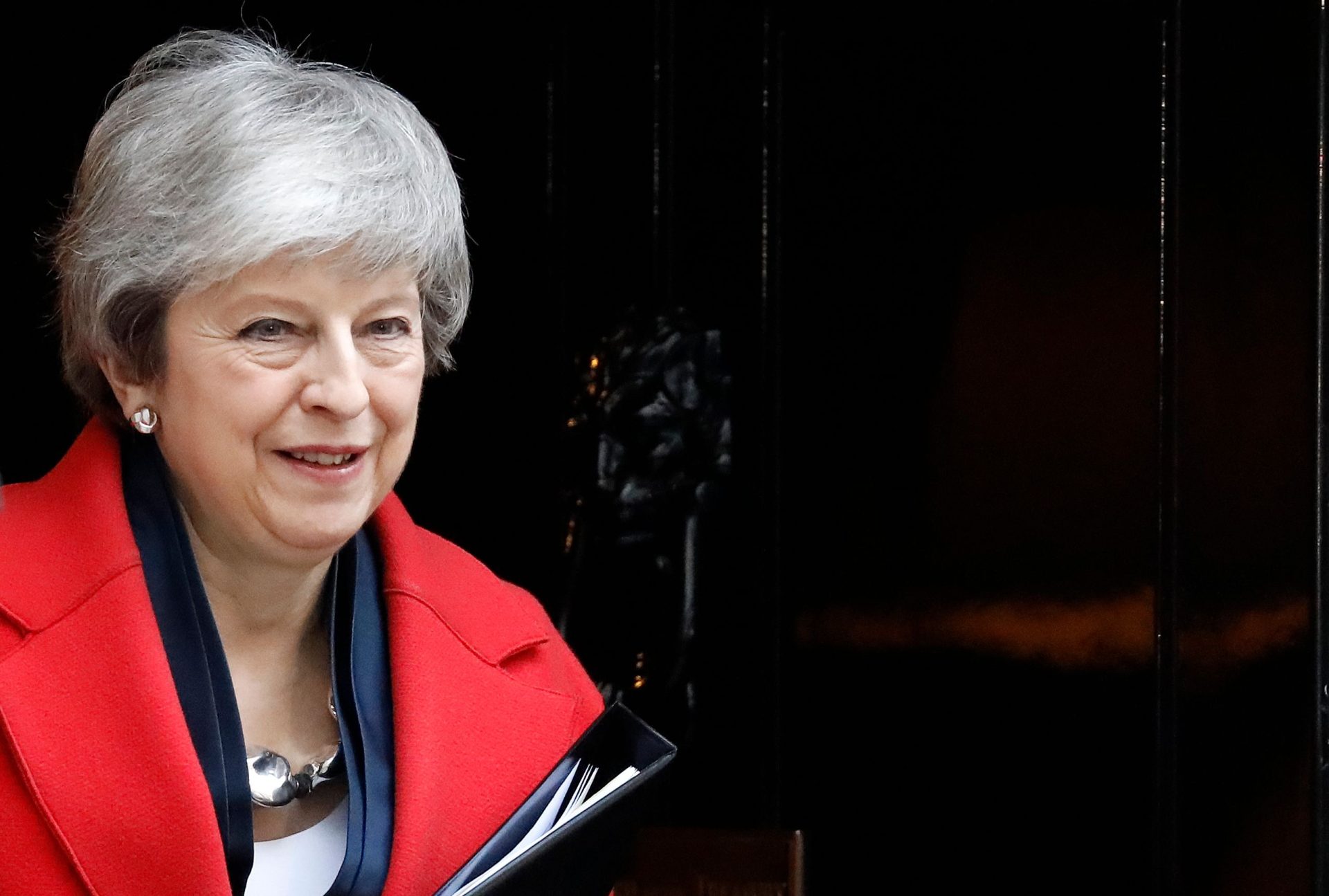 Brexit. May enfrenta revolta no seu governo