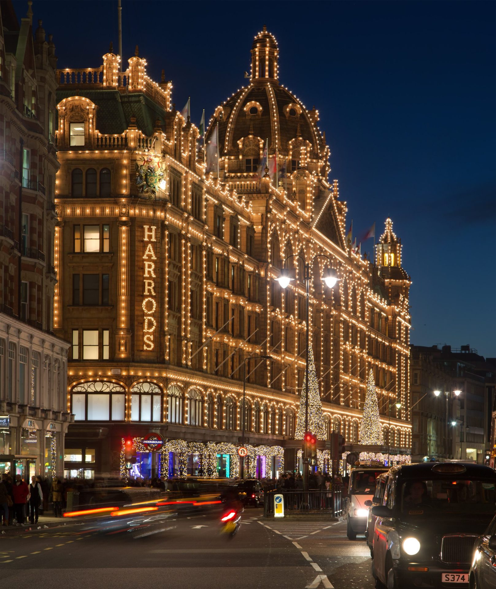 Harrods e Farfetch assinam parceria de e-commerce