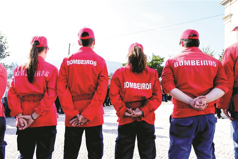 Escola de bombeiros sob suspeita