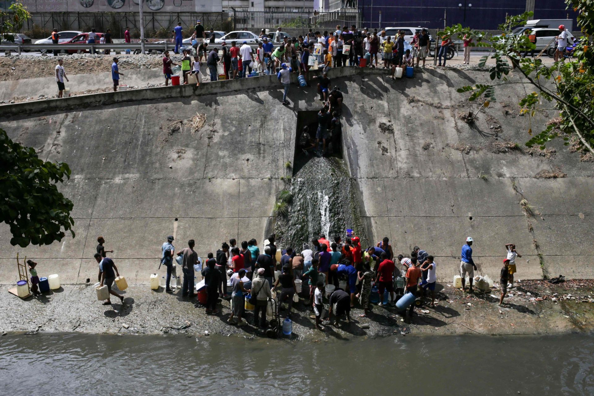 Venezuela. Impasse político num país à beira do colapso