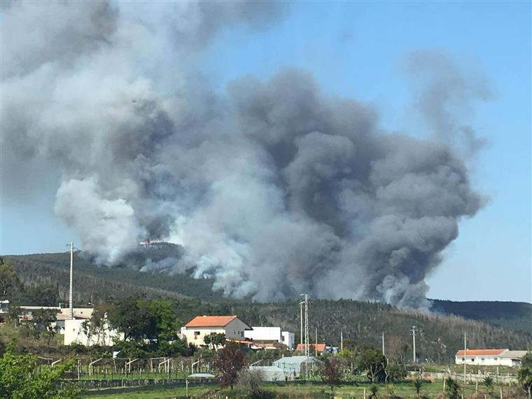 Incêndio em Barcelos controlado