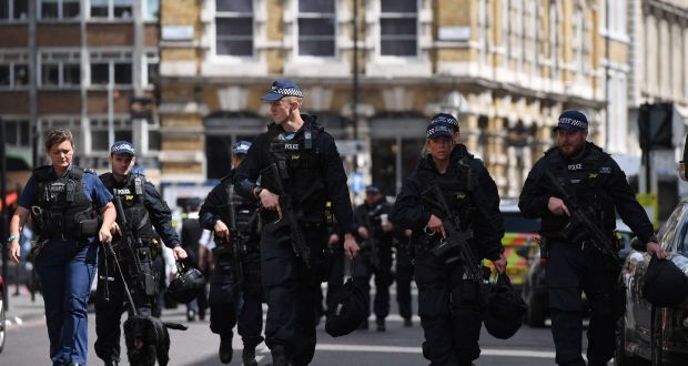 Polícia encontra três bombas em aeroportos e numa estação de metro em Londres