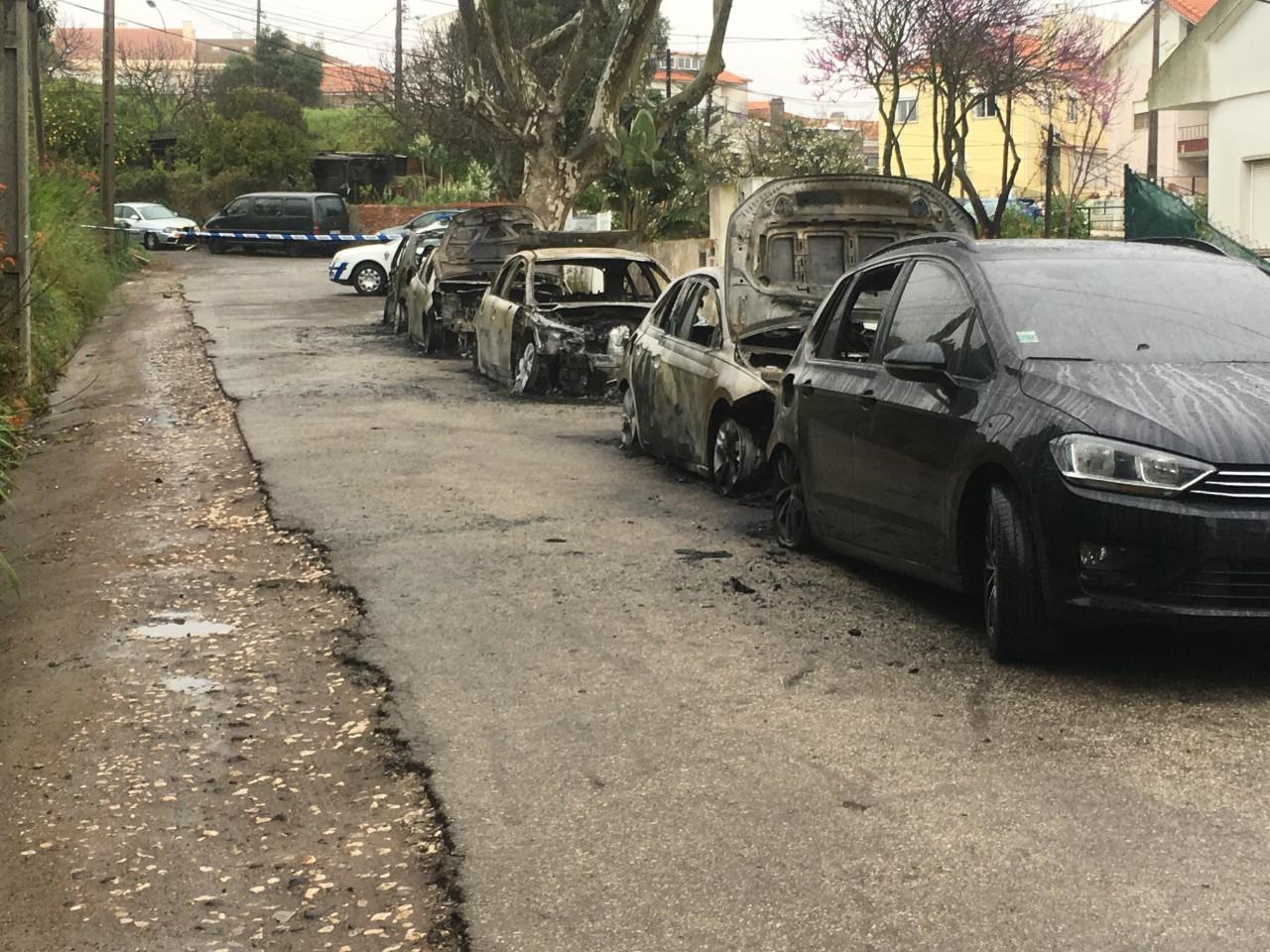 Oeiras. Seis carros incendiados durante a madrugada