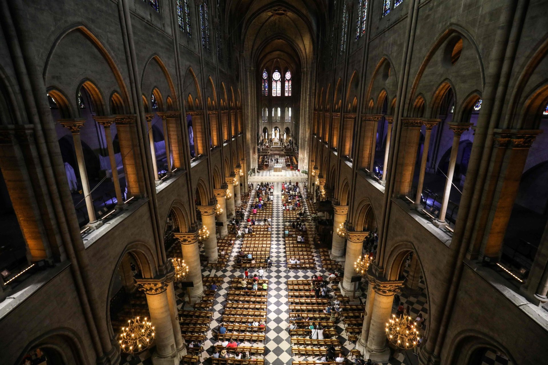 Notre-Dame. O incêndio que ressoou pelos séculos e fez tremer os mitos