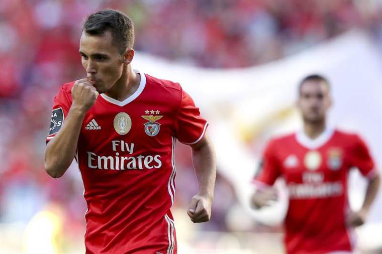 Benfica. Grimaldo volta a queixar-se de falta de apoio dos adeptos