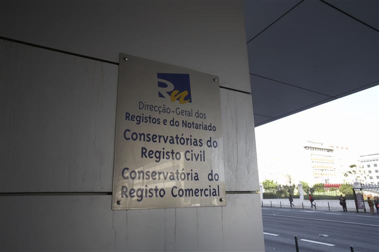 Greve dos registos e notariado poderá agravar filas de espera