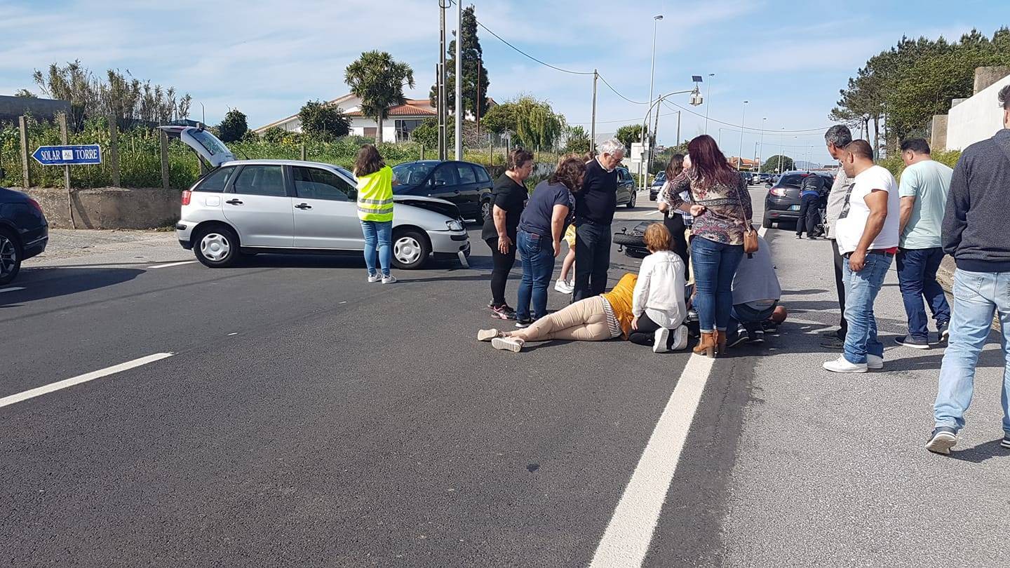 Colisão com moto provoca dois feridos