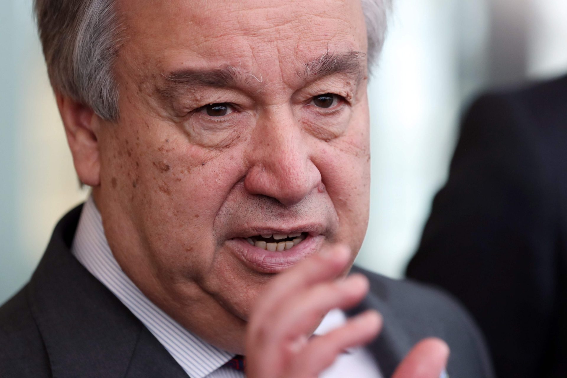 António Guterres defende que impostos devem incidir no carbono e não nos salários