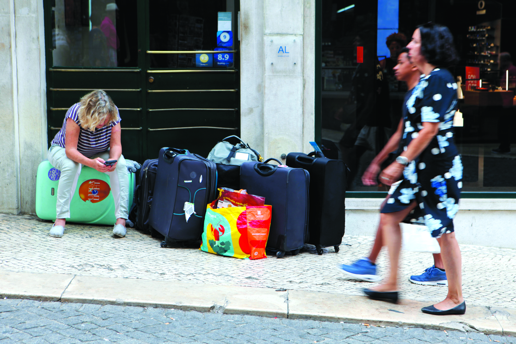 Páscoa “tardia” trava crescimento do turismo que volta a abrandar em março