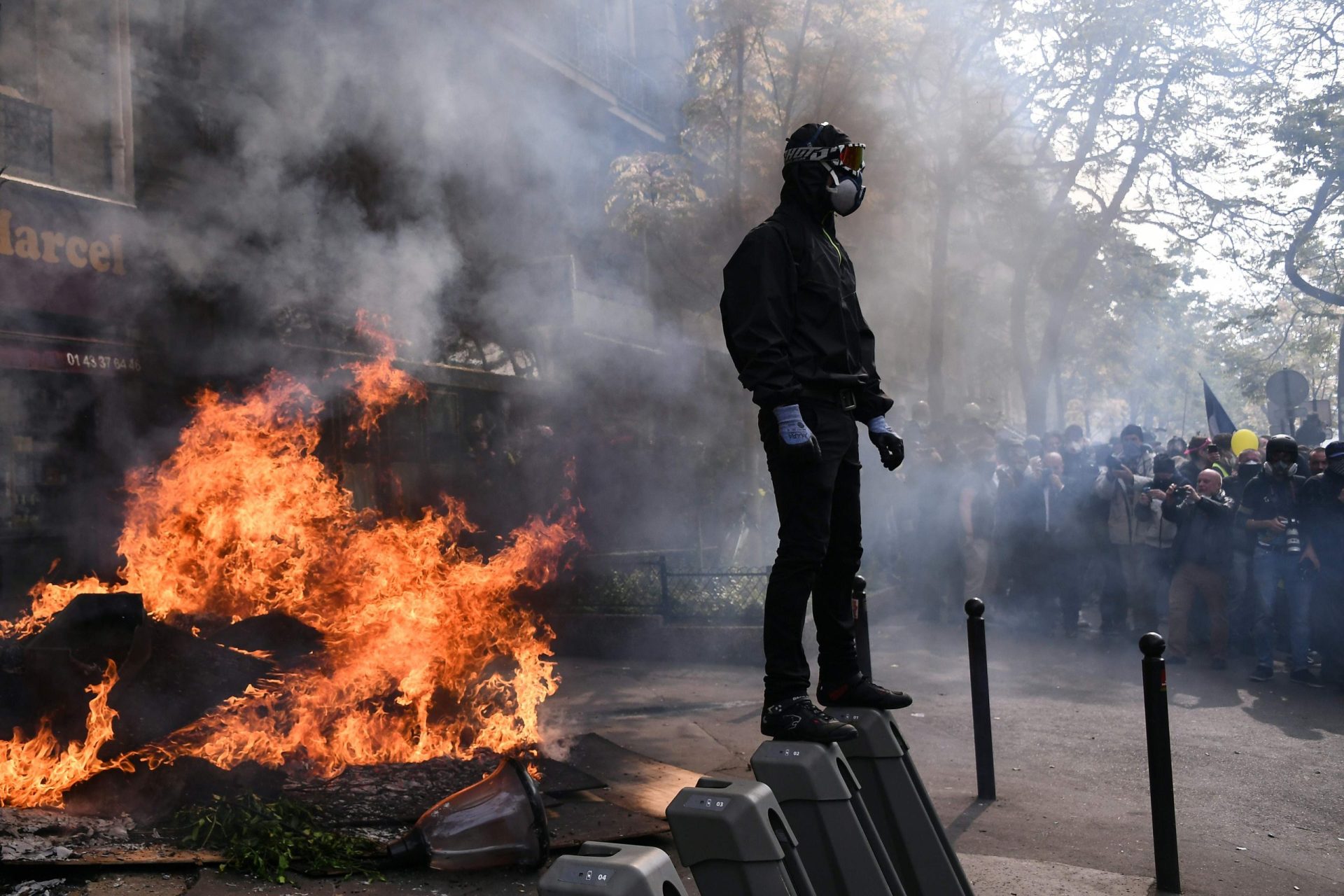 Paris. Confrontos violentos durante as manifestação do 1º de Maio