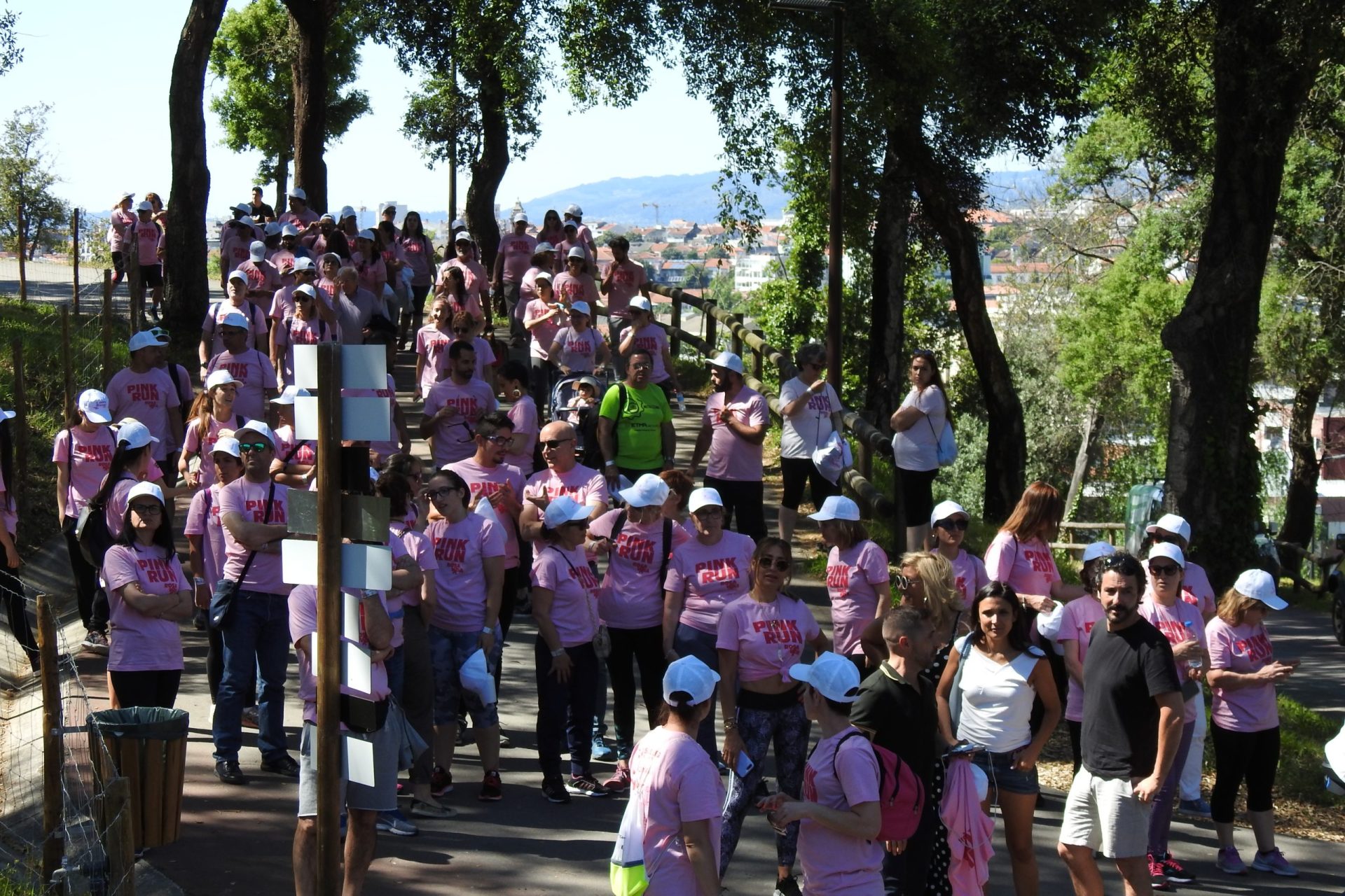 Todos vestidos de rosa contra o cancro da mama