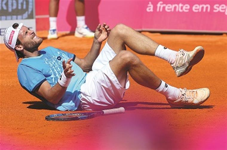 Estoril Open. João Sousa cai nos oitavos-de-final