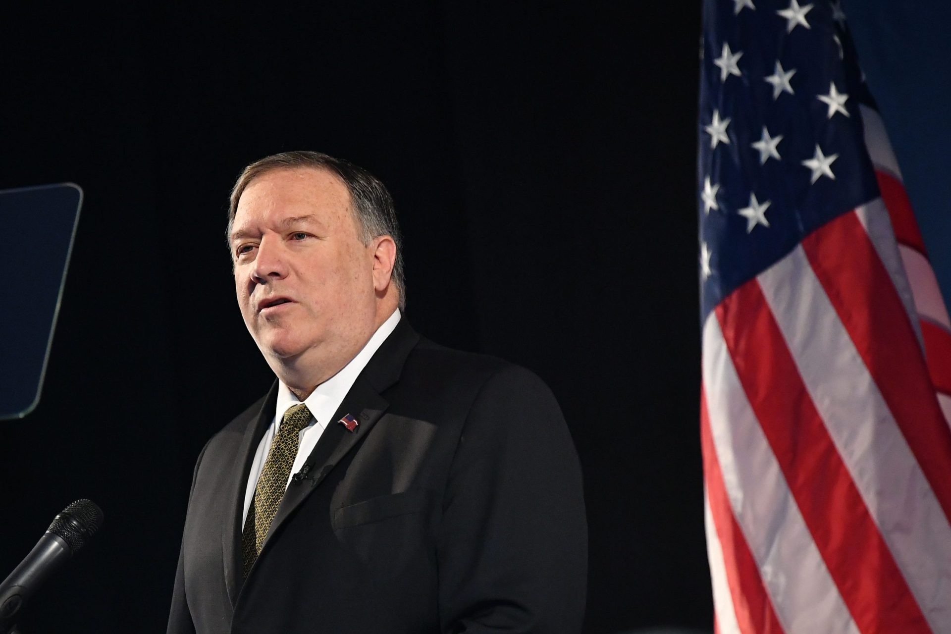 Maduro prepara fuga, diz Pompeo