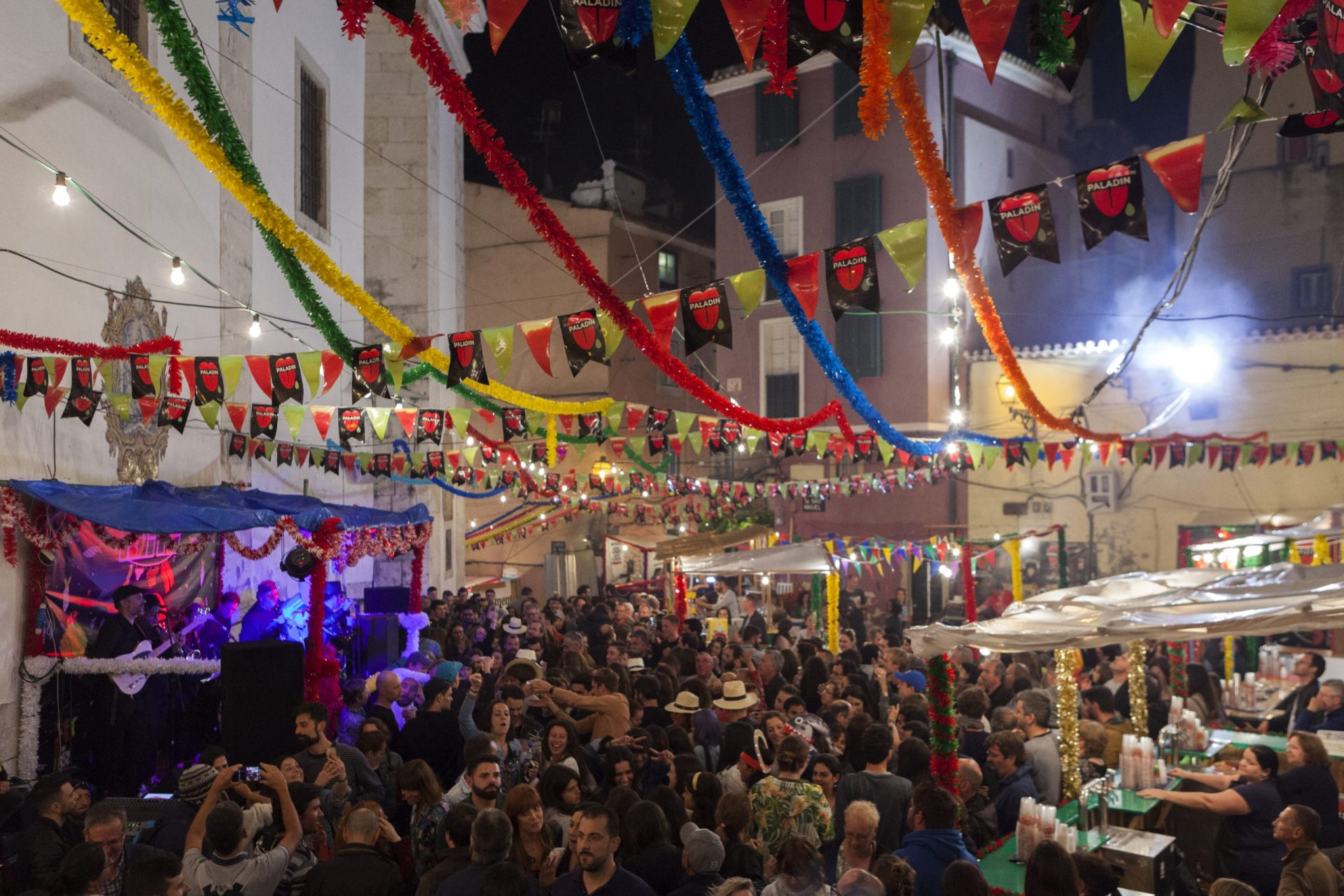 Santo António. Uma noite que não é barata mas dá milhões