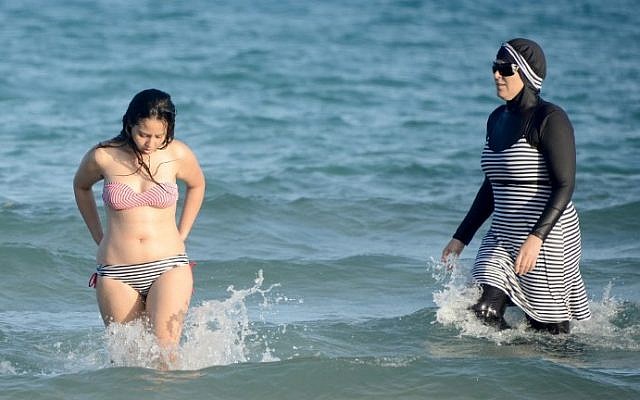 Mulheres exigem poder usar o burquíni em piscina pública