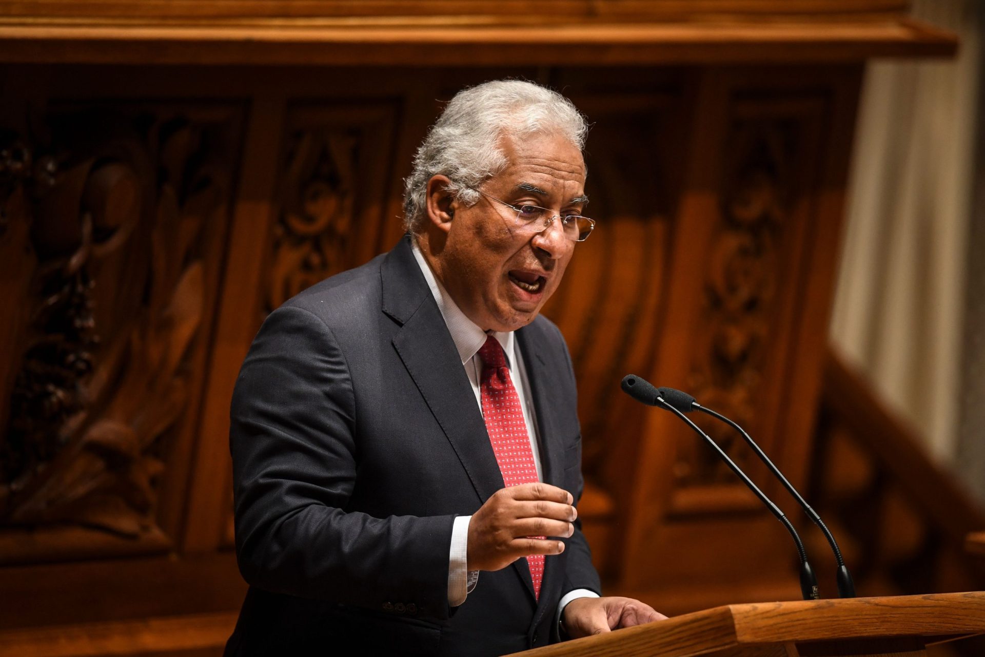 Debate tenso entre Costa e Bloco