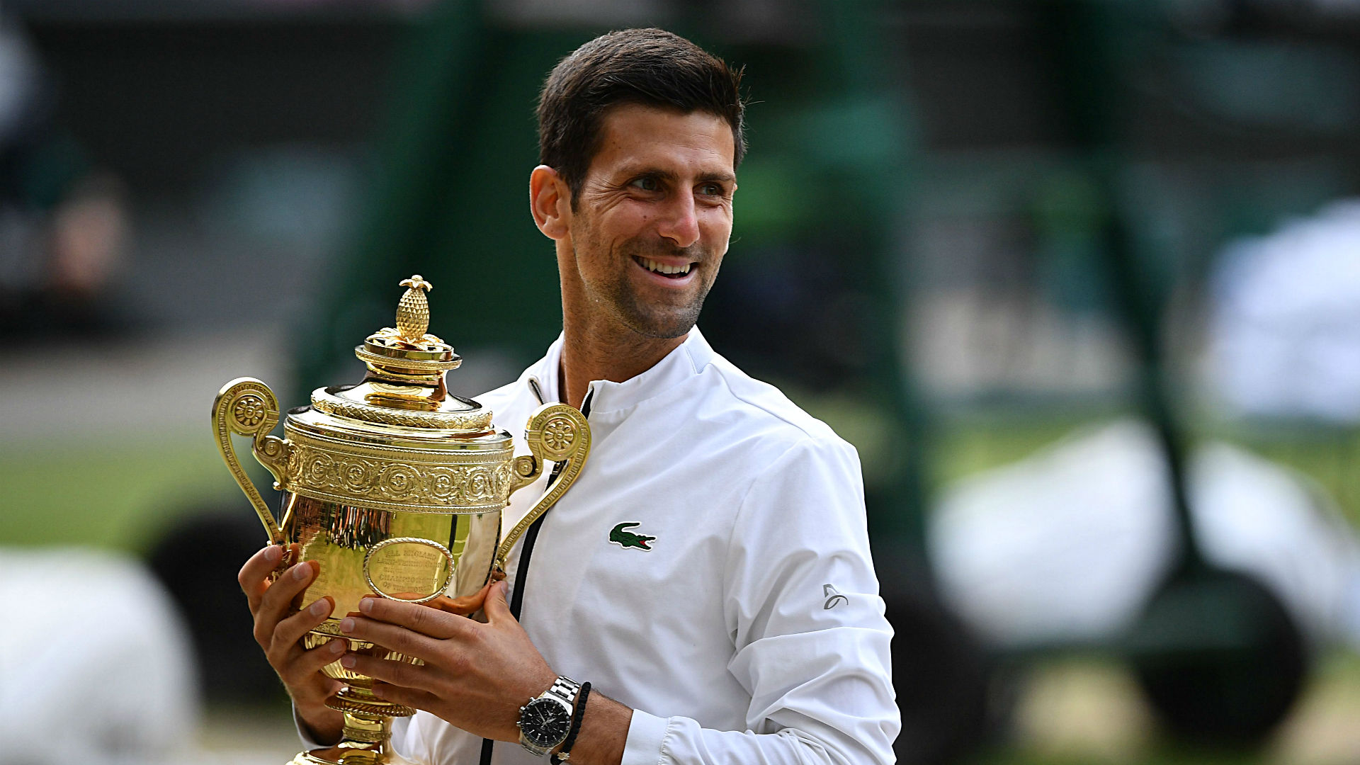 Wimbledon. Novak Djokovic continua a comer relva