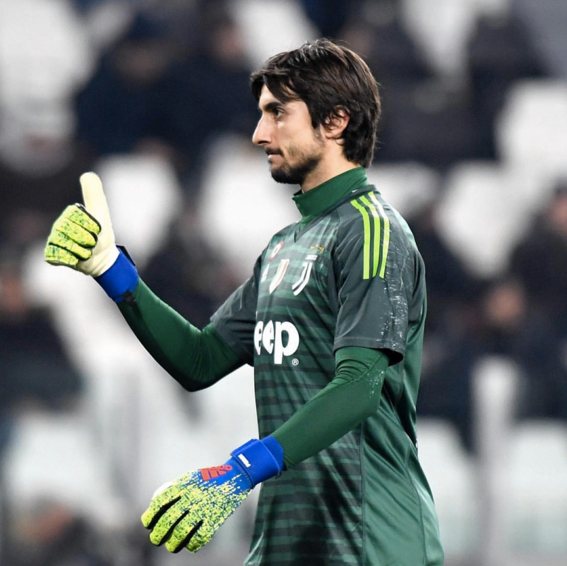 Benfica. Perin assume estar a caminho