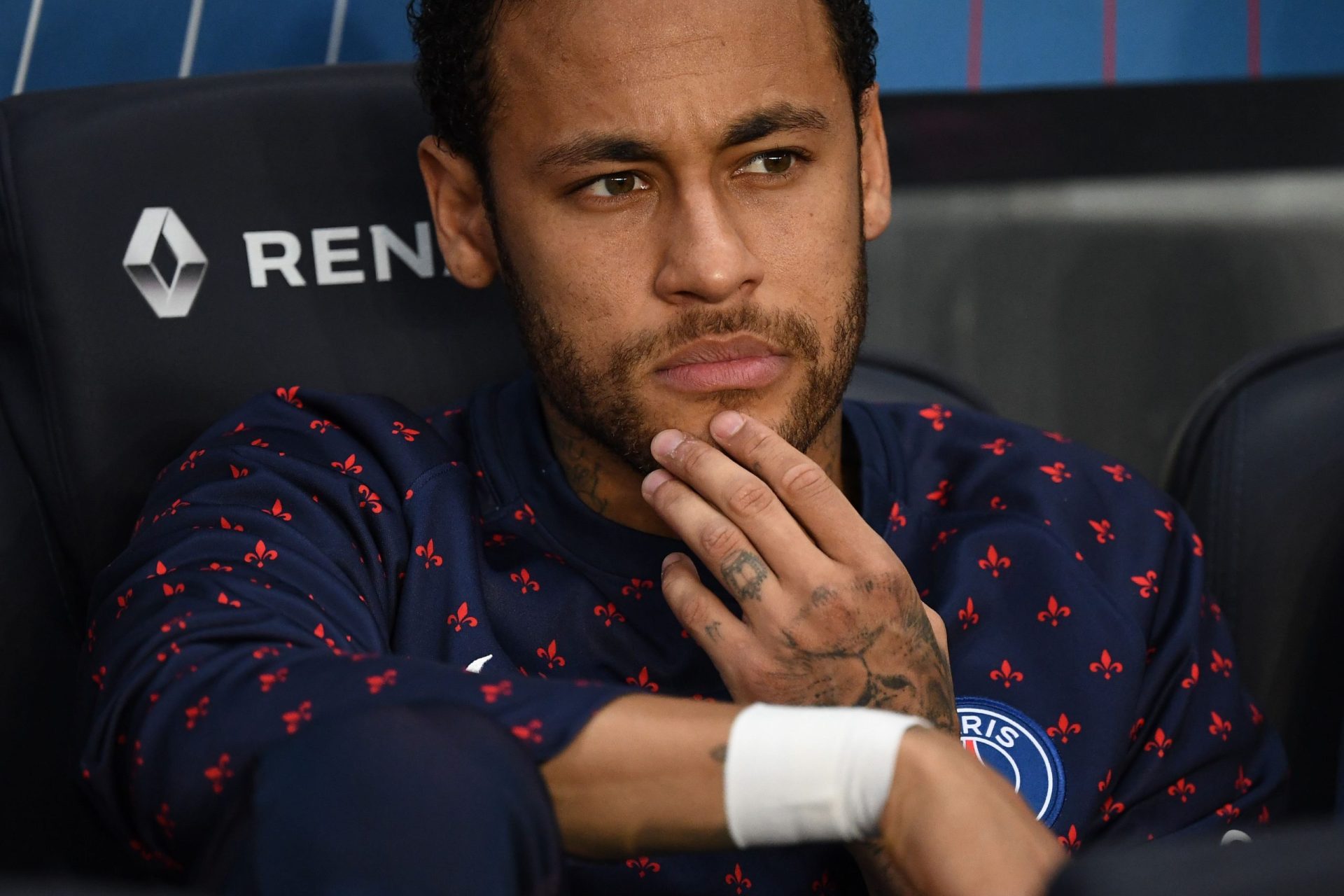 Neymar. Novela continua: PSG farto, a oferta do Barcelona  e as ameaças