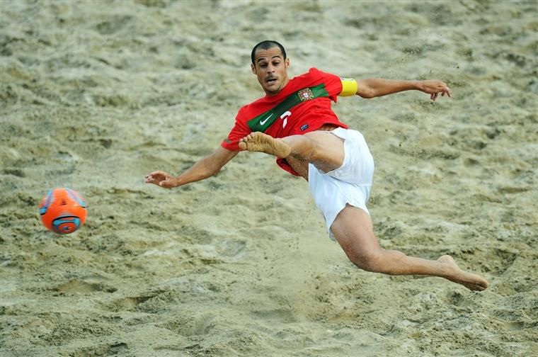 Futebol de praia. Portugal bate Espanha e está no Mundial