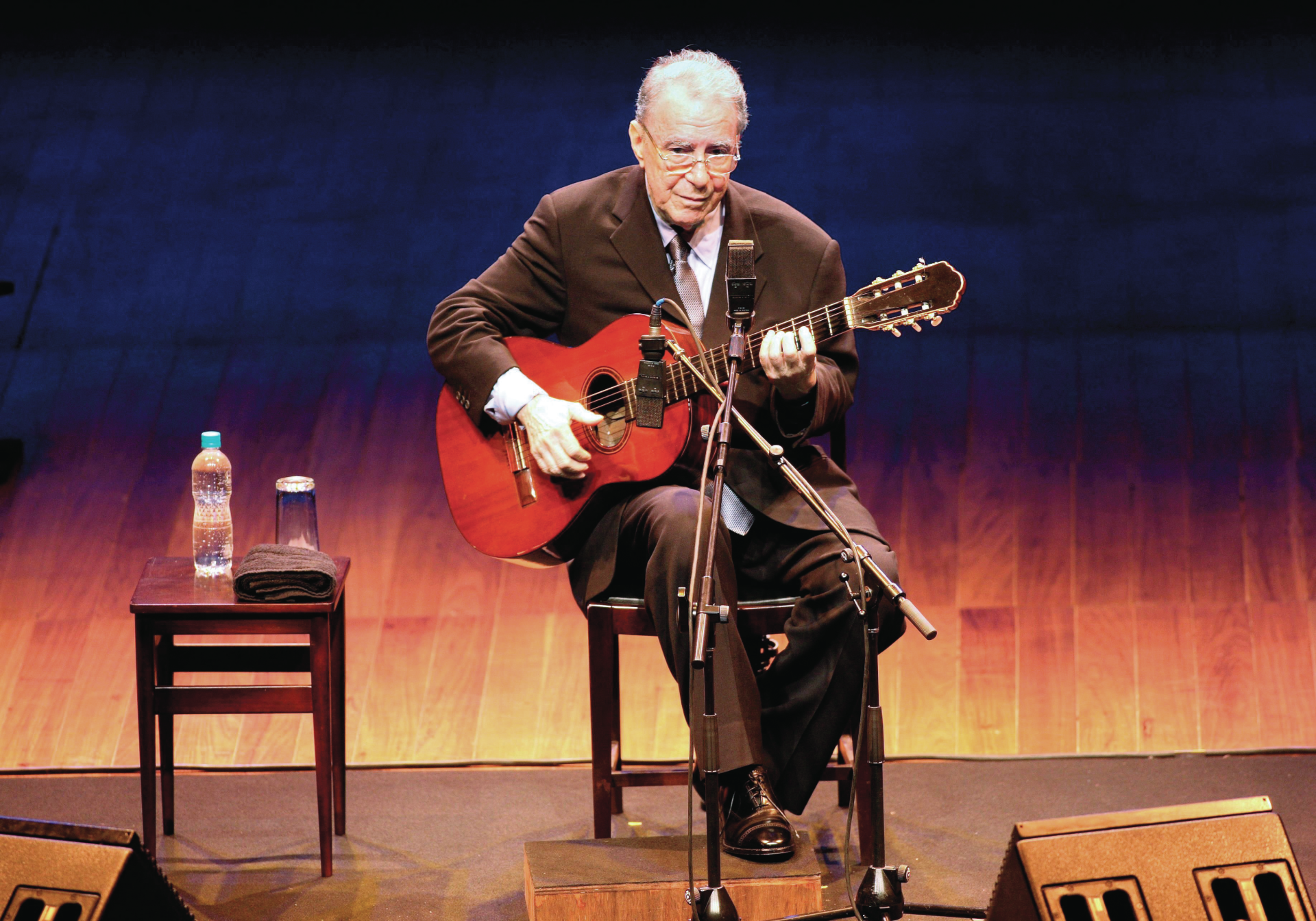 João Gilberto. Morreu o mestre da nuance em música, o pai da bossa nova