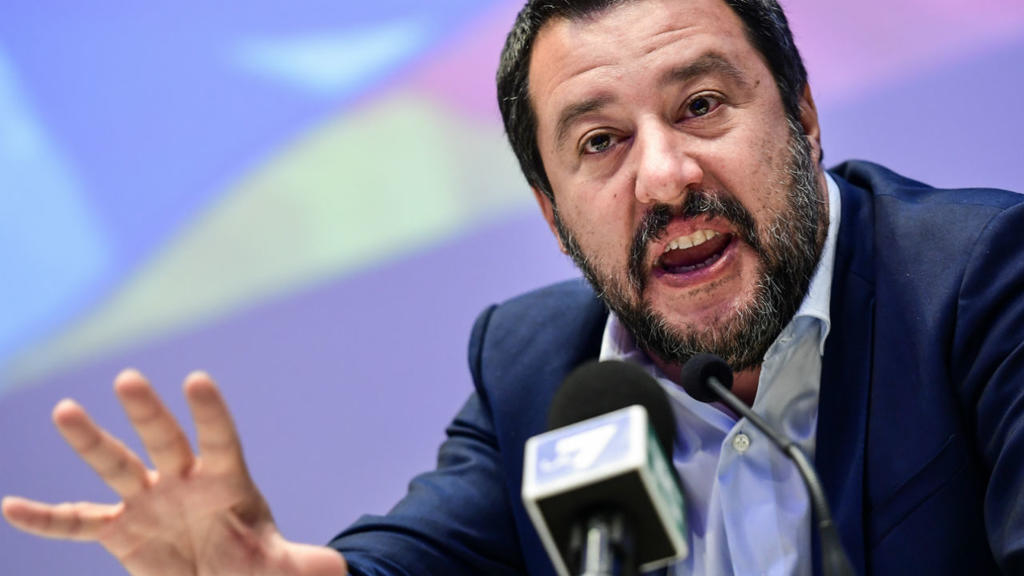 Itália. Salvini proíbe a entrada de barco com 147 refugiados a bordo