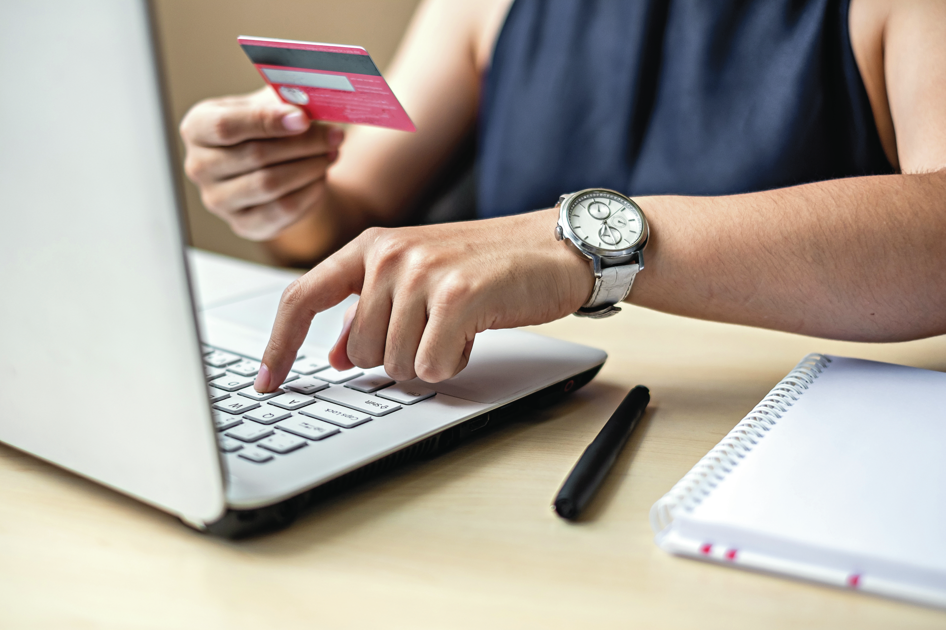 Compras online. Portugueses cada vez mais rendidos mas queixas também sobem