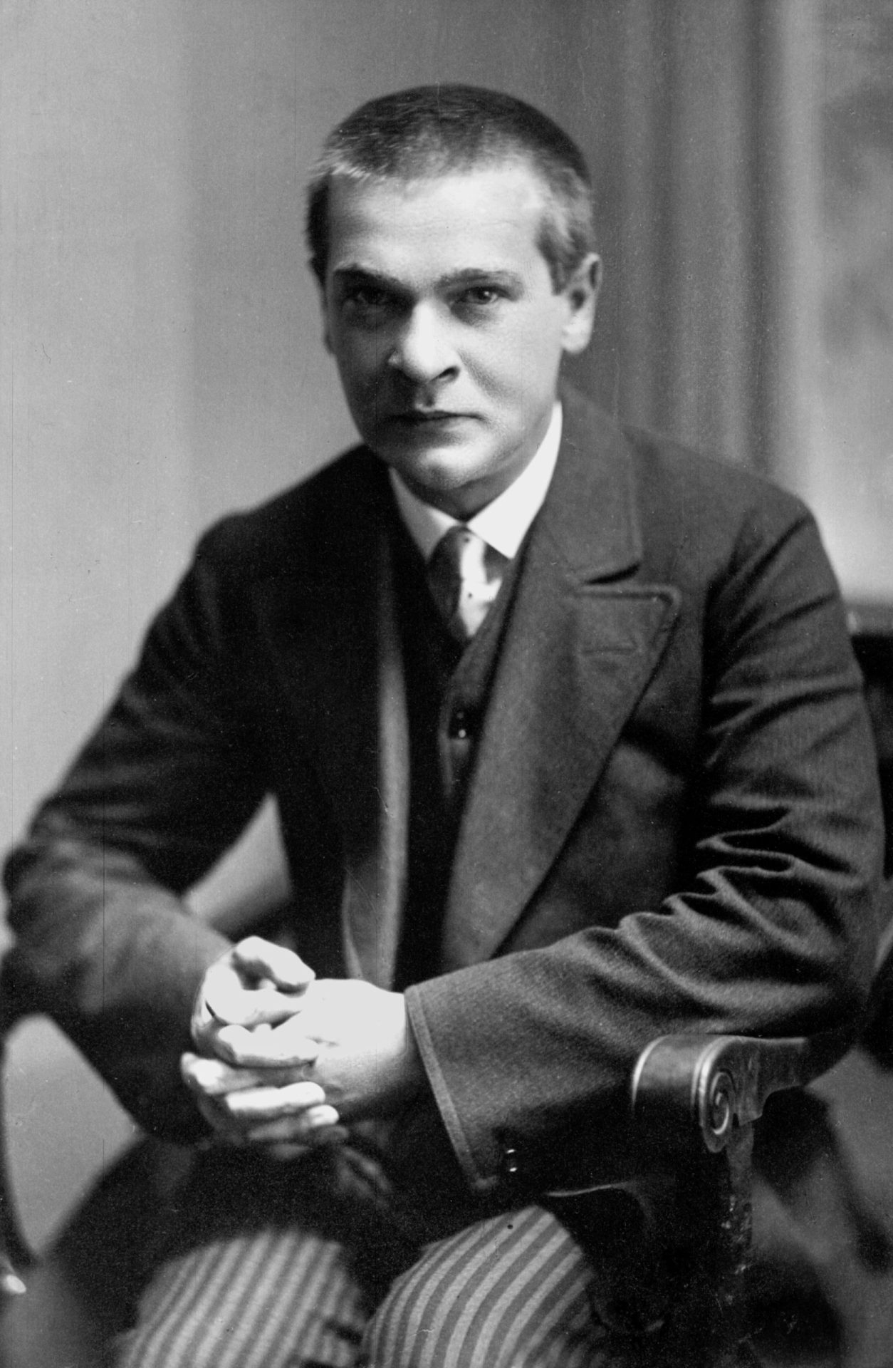 Georg Trakl. A caixa de música que toca depois do fim do mundo