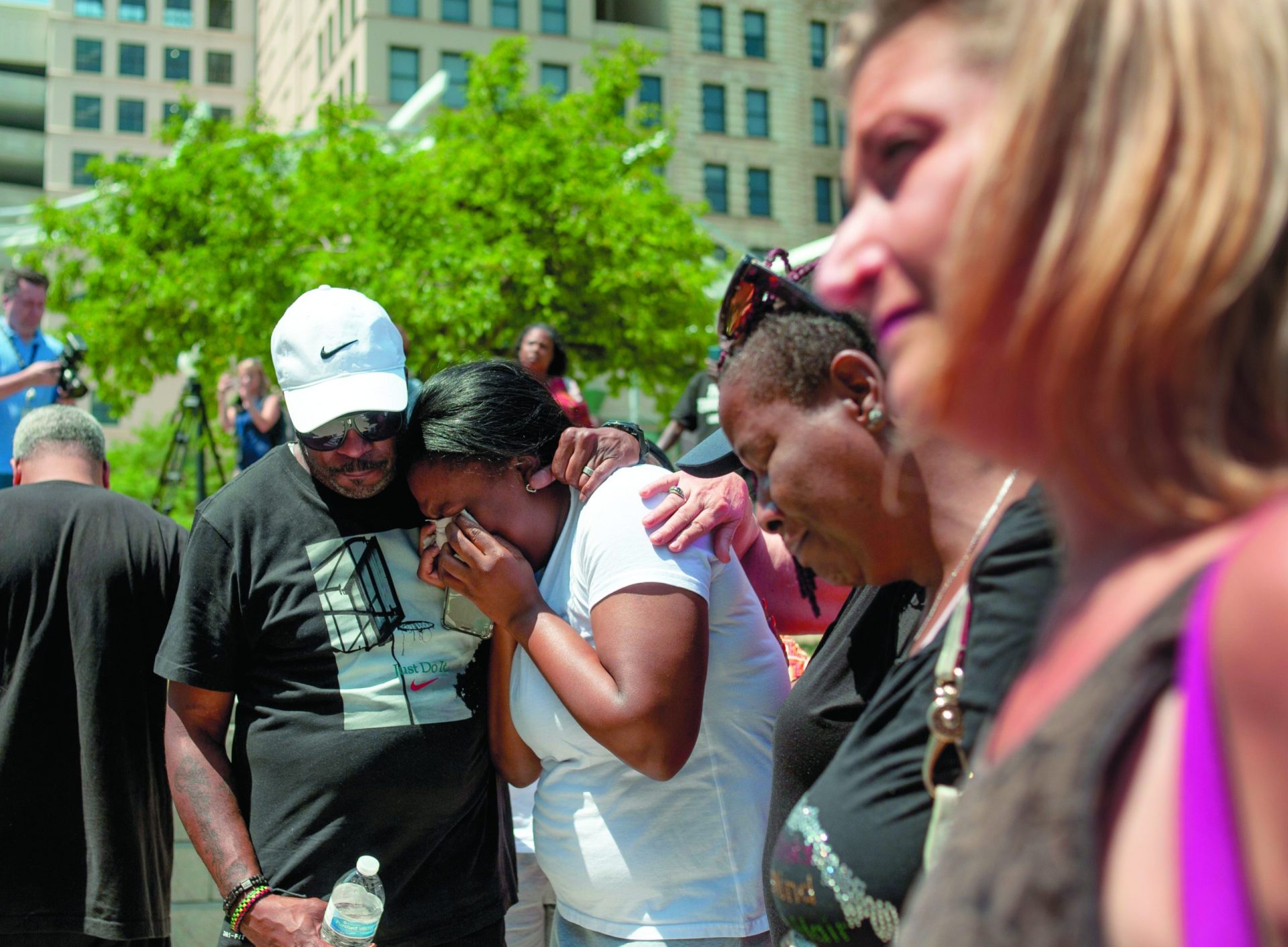 Dois massacres fazem 30 mortos nos EUA em menos de 24 horas