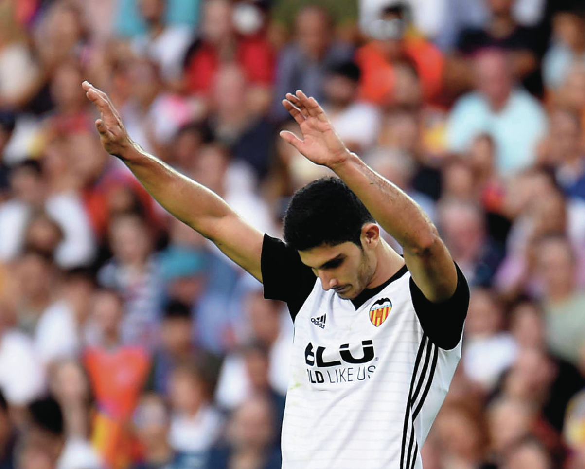 Espanha. Valência, de Gonçalo Guedes, faz reset em Camp Nou