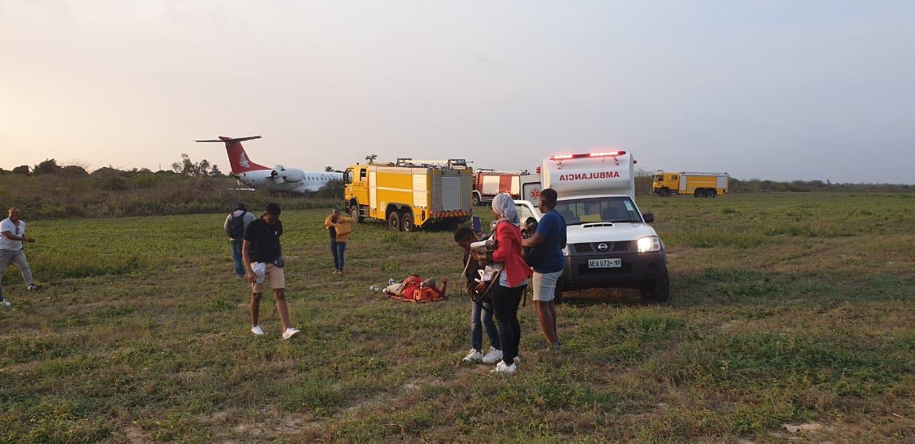 Avião despista-se durante aterragem em Moçambique