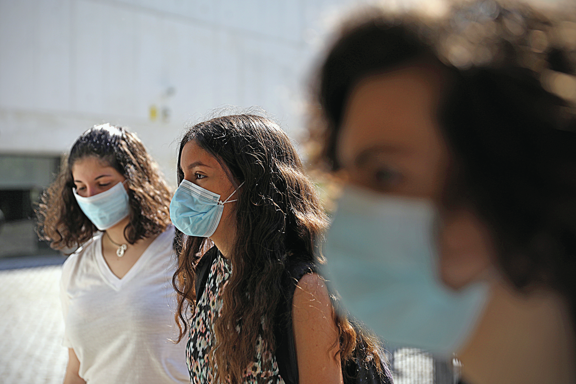 Covid-19. Falta de condições para alunos infetados faz soar alarmes