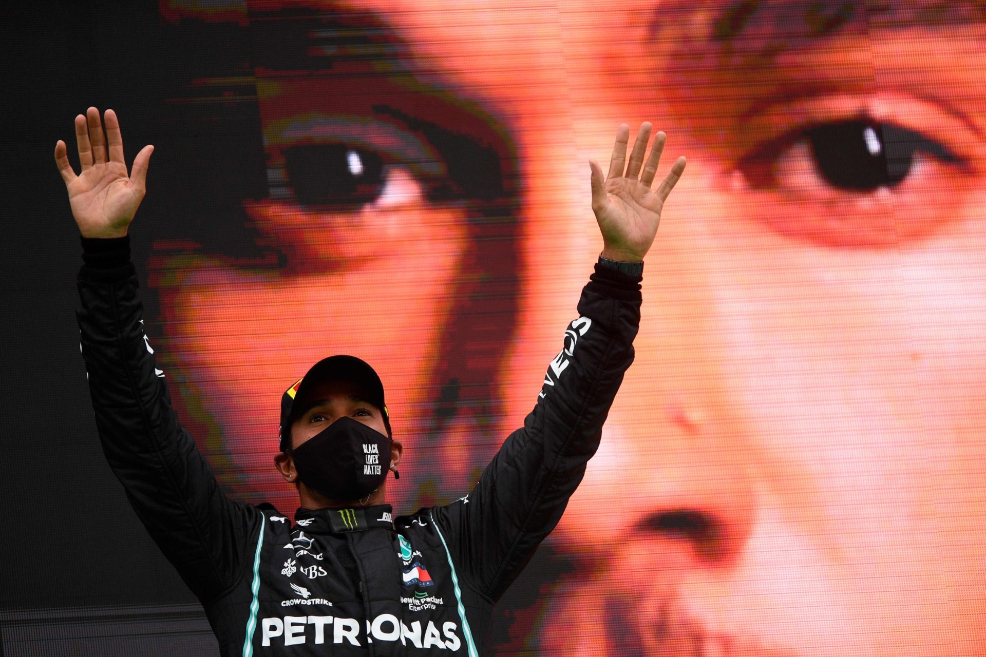 Fórmula 1. Valeu a pena esperar: Hamilton chega ao trono no Algarve