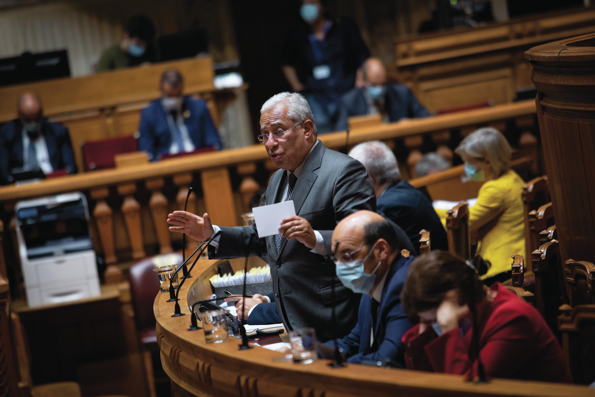 Debate. Costa promete “aumento significativo”  do salário mínimo