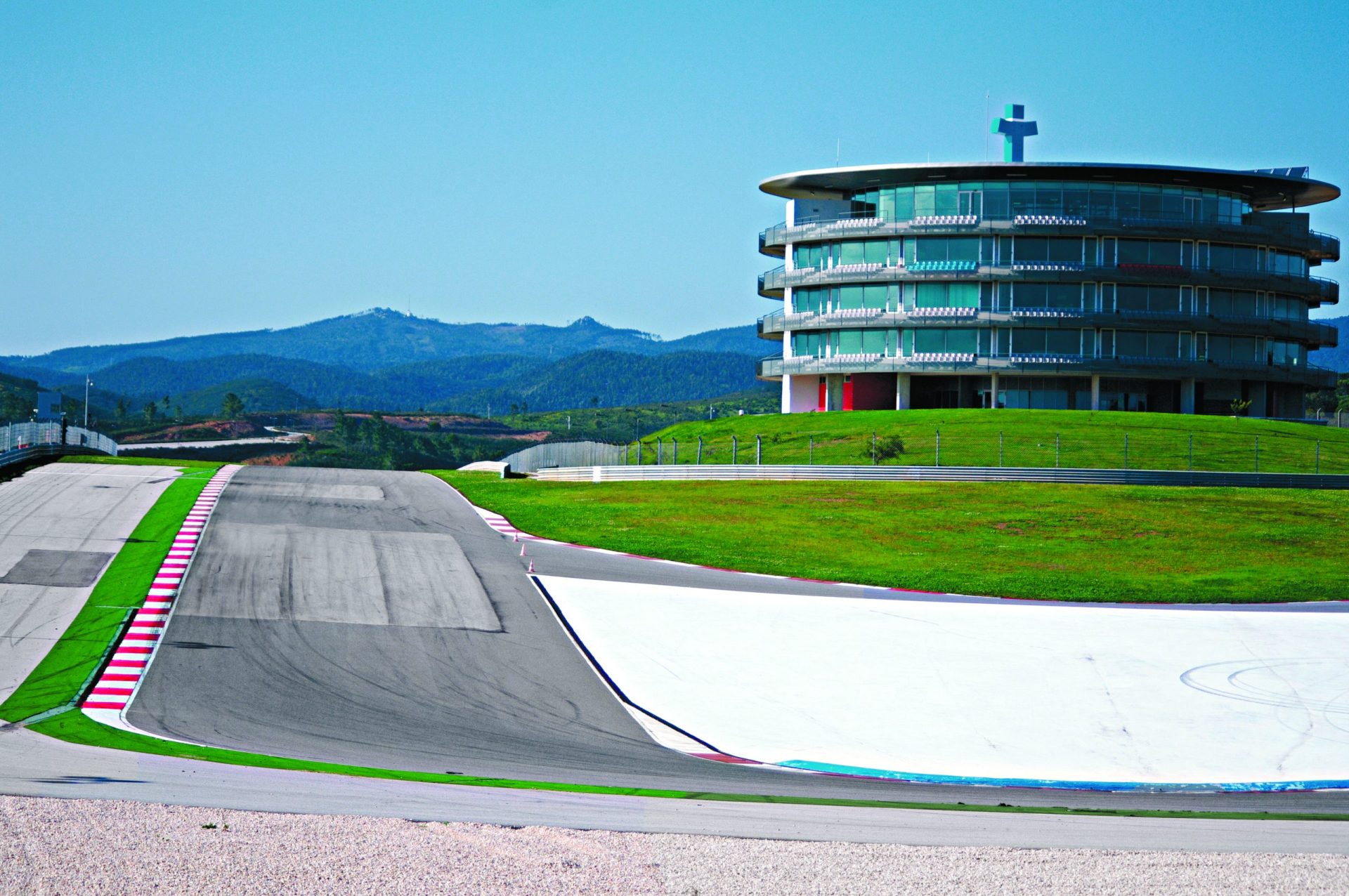 MotoGP. Proibição de público foi a “machadada final” no comércio do Algarve