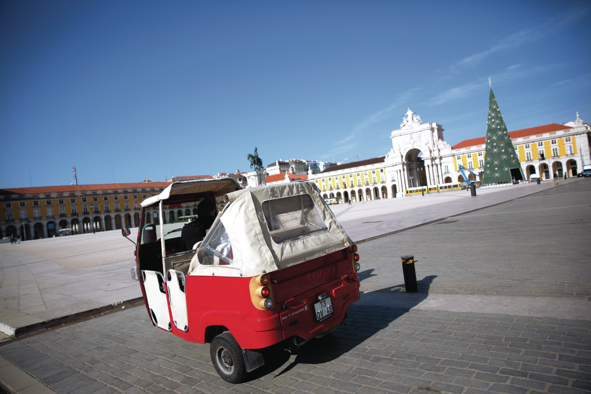 Tuk-tuks. À espera da sorte (ou de um milagre)