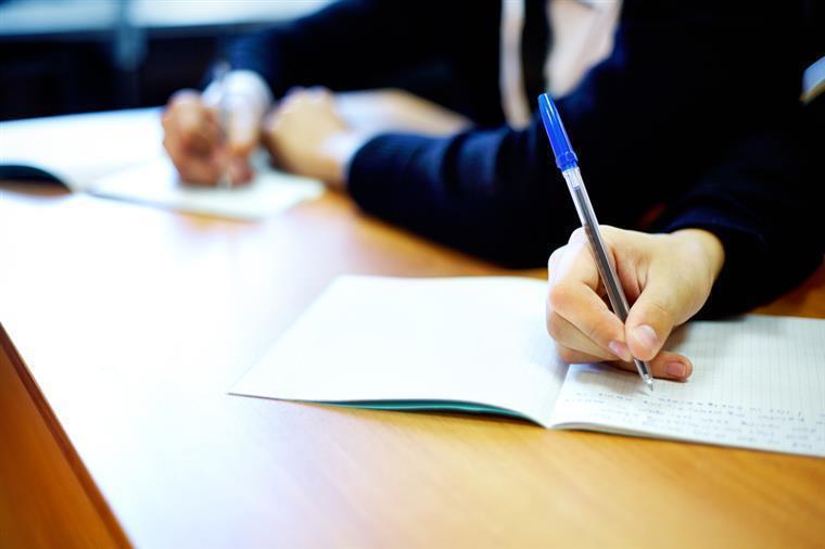 Colégios podem abrir nas pontes dos feriados