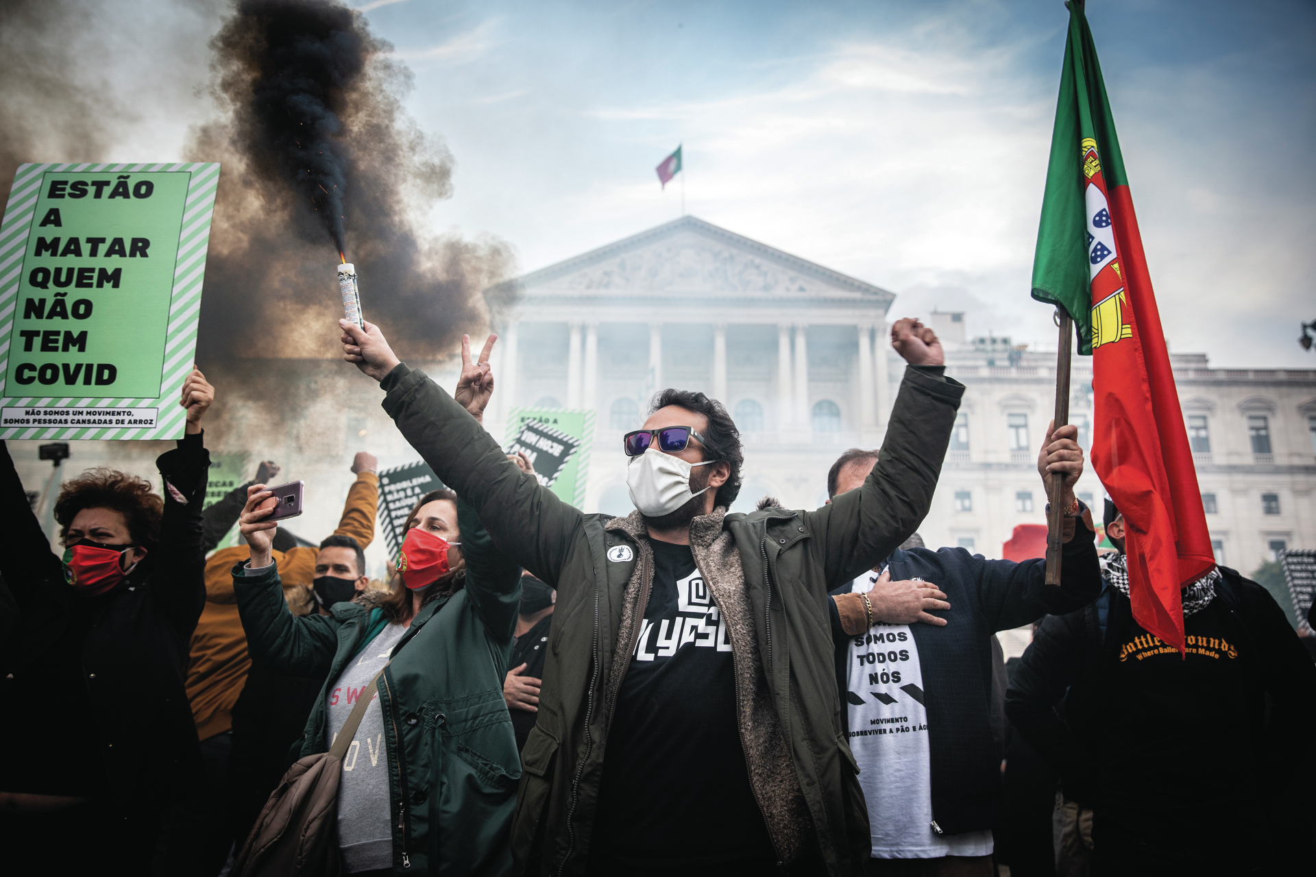 Manifestação. Chamaram-lhe  “a revolução de quem quer trabalhar”