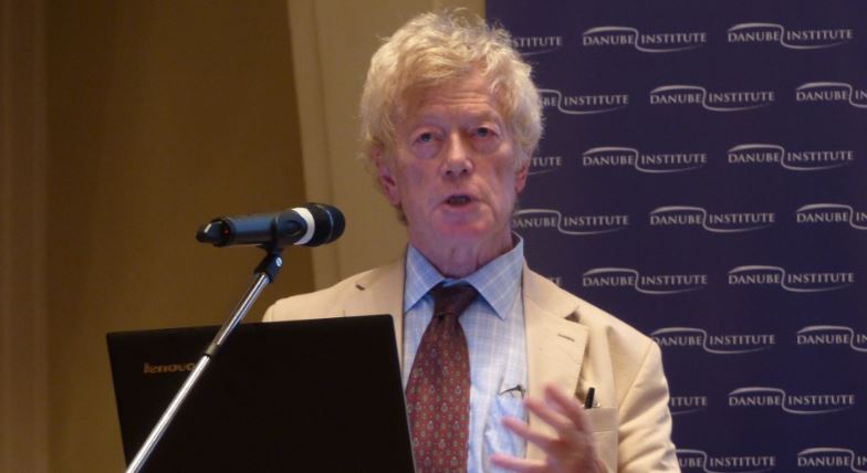 Morreu o filósofo conservador Roger Scruton