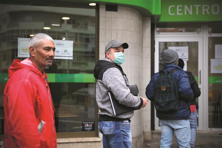 Taxa de desemprego aumenta para 7,8% no terceiro trimestre