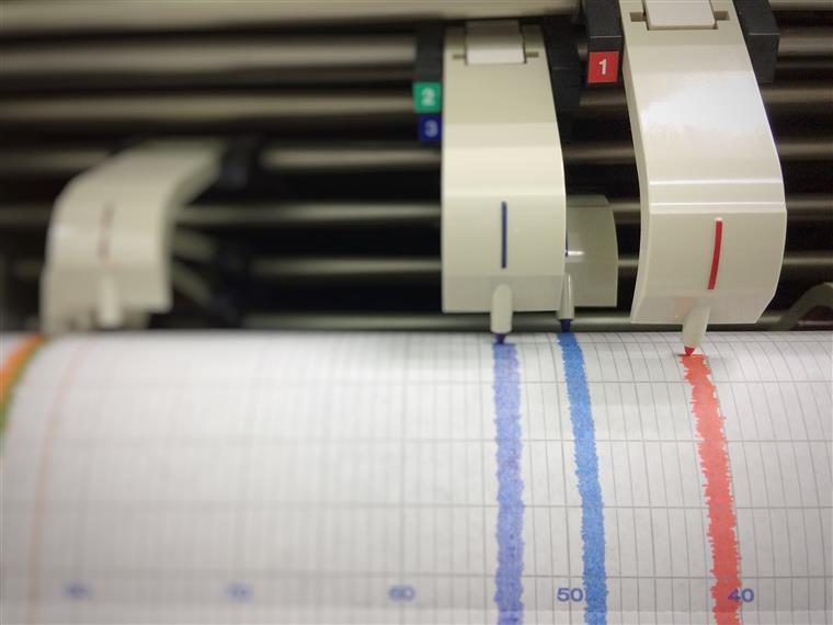 Sismo de magnitude 5.1 é sentido no Irão junto a central nuclear