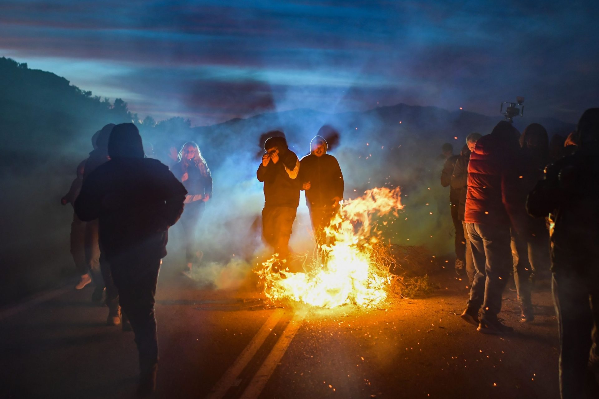 Grécia. Protestos contra construção de campos de detenção de migrantes