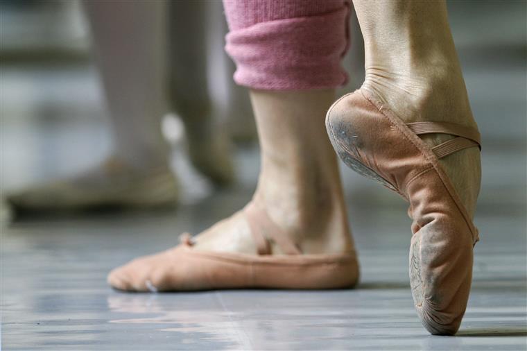 Bailarina portuguesa Catarina Pires premiada em competição internacional de bailado Prix de Lausanne