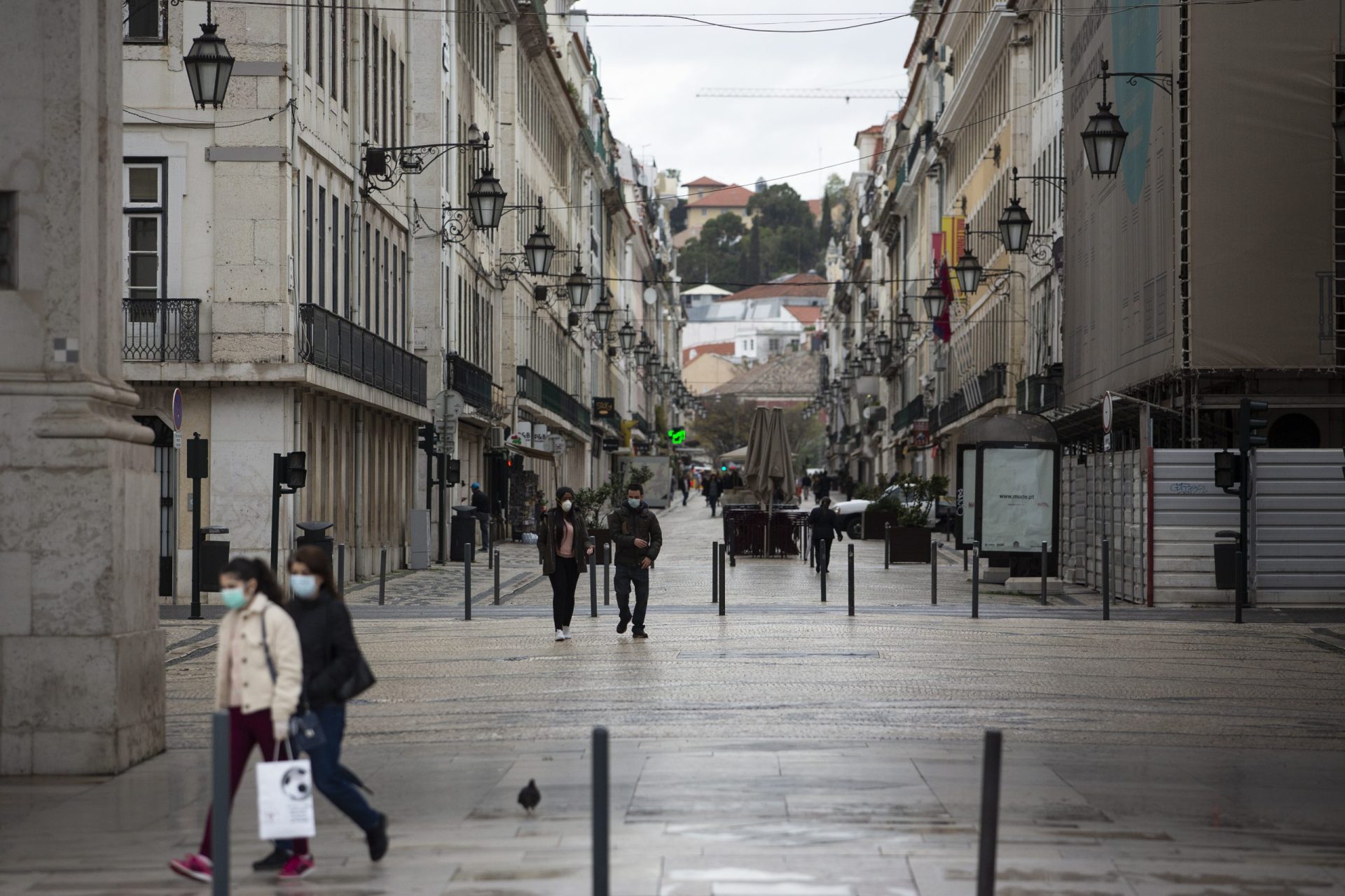 Covid-19. Eugénio Rosa alerta: crise já chegou aos trabalhadores