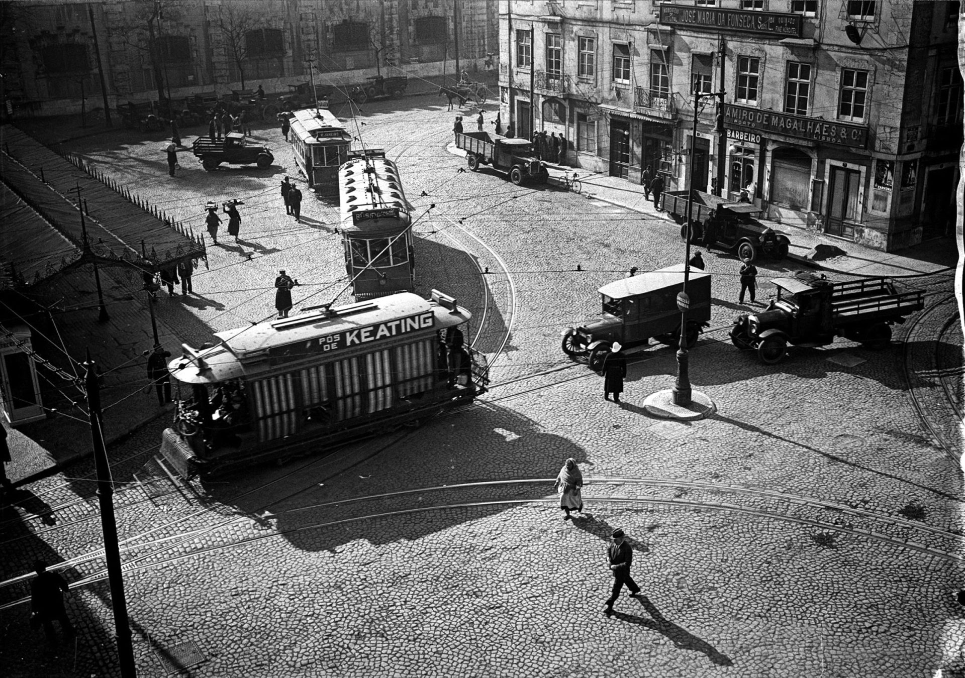 28 de abril de 1935. Quatro trafulhas andavam a deixar Lisboa aos papéis