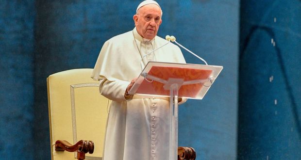 Covid-19. Papa Franciso pede a jovens para não terem medo de ir para a linha da frente