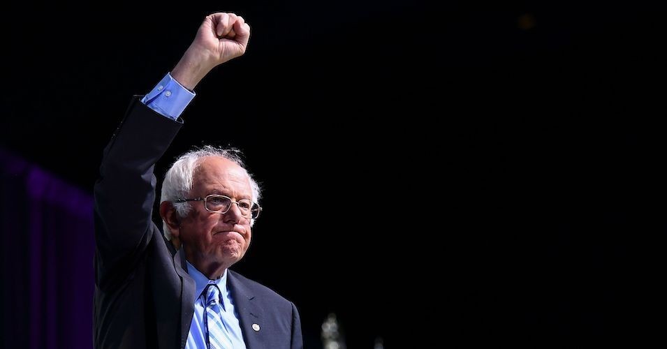 Bernie Sanders sai da corrida à presidência