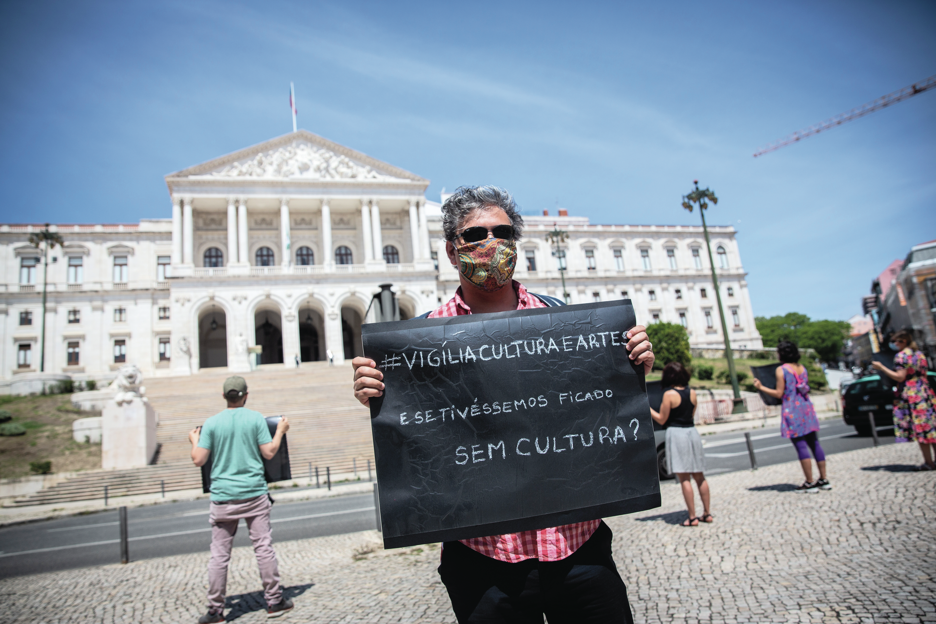 Cultura. “Não podem ir à TV mentir e dizer que está tudo bem. Não está tudo bem”